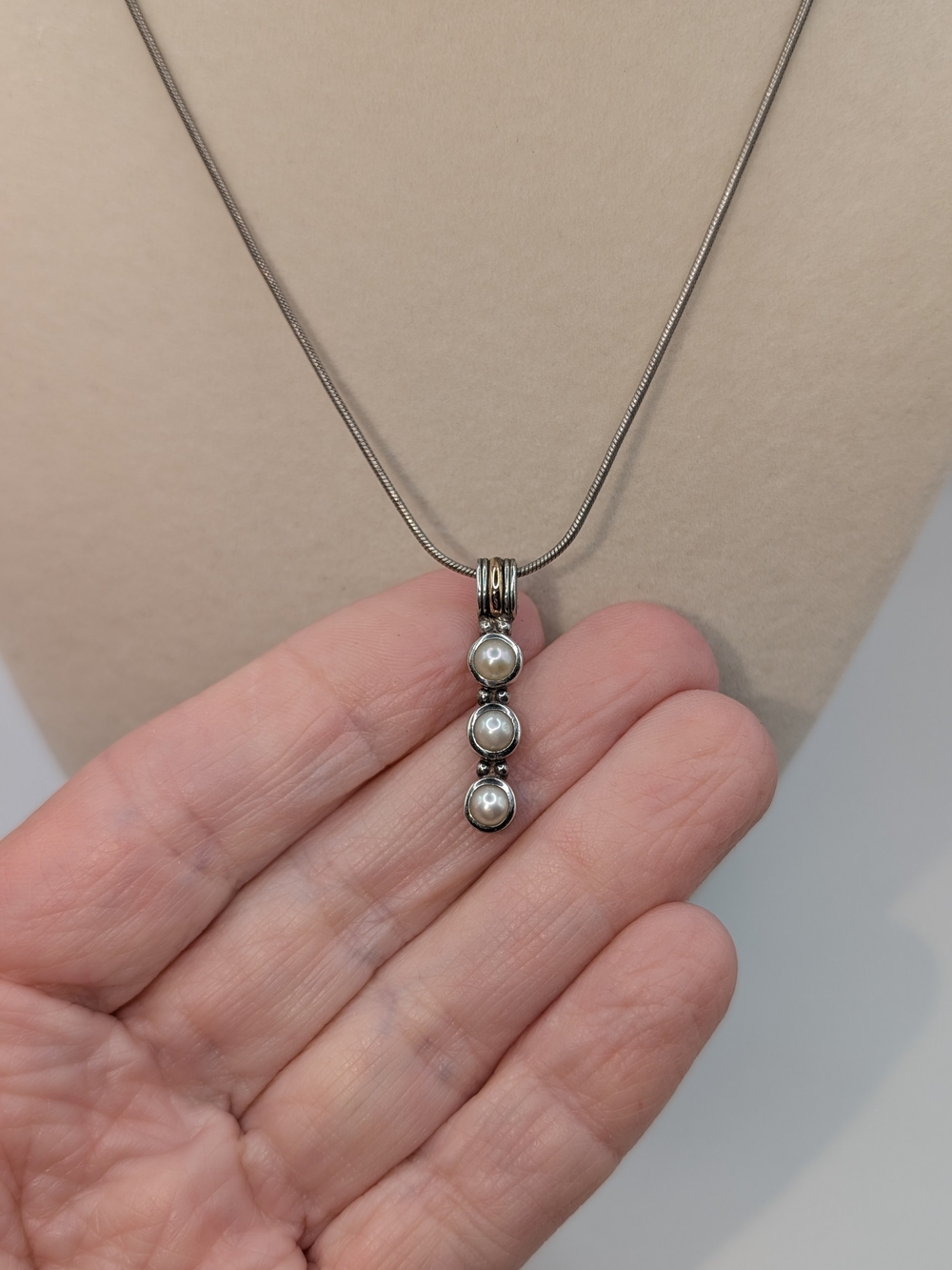 Sterling Silver Pearl Drop Pendant Necklace - White Pearls